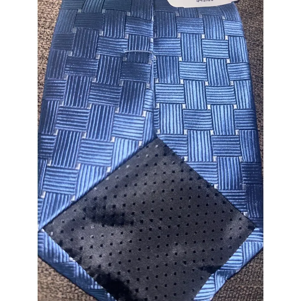 Ziggurat Men's Necktie NWT 100% Silk Blue Woven Pattern Office Career MSRP $45